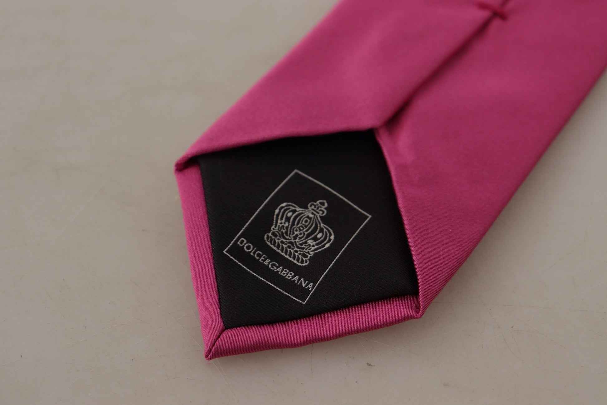 Elegant Pink Silk Bow Tie for the Dapper Gentleman